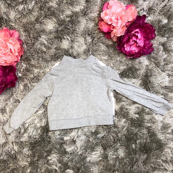 Pippa&Julie Grey and White Sweater Child size 3T - Picture 3 of 7